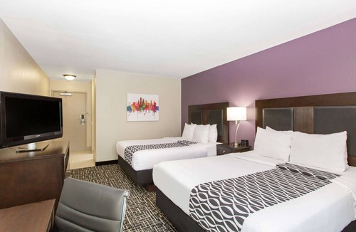 Blue Springs Hotel | La Quinta Inn & Suites by Wyndham Blue Springs