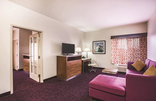 Chambersburg Hotel | La Quinta Inn & Suites by Wyndham Chambersburg