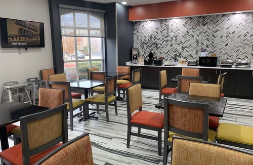 Oklahoma City Hotel | La Quinta Inn & Suites by Wyndham OKC North - Quail Springs