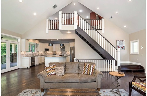 Eddyville House | Lake Barkley LUXURY - 6 Bedroom -Waterfront Retreat with Dock and Fire Pit