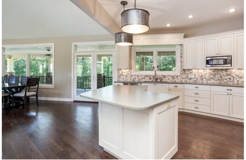 Eddyville House | Lake Barkley LUXURY - 6 Bedroom -Waterfront Retreat with Dock and Fire Pit