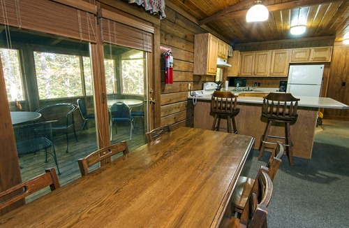 Cadiz Hotel | Lake Barkley State Resort