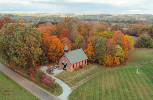 Mohican Township Cabin | Lake Fork Schoolhouse Mohican and Amish Country Romantic Getaway