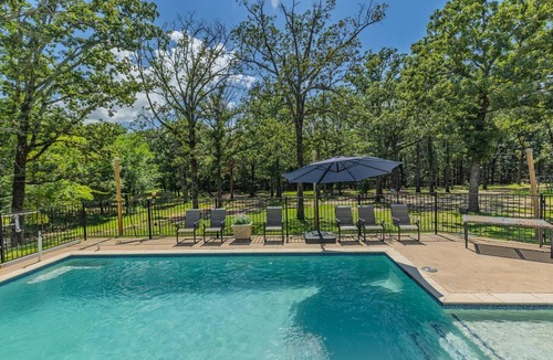 Yantis House | Lake Fork Waterfront Guest House W/Pool and Dock