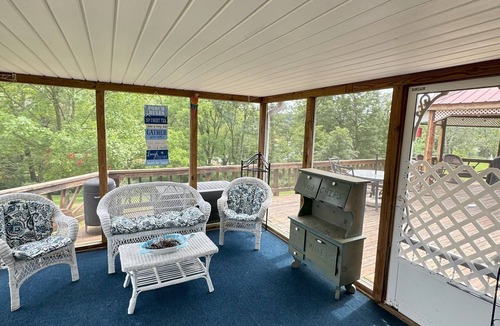 Se Ree House | Lake Front charming 3-bedroom house, at Rough River Lake.