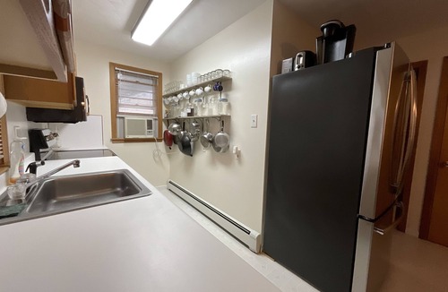 Higganum House | Lake Front home, dock w/2 kayaks, firepit, grill, pedal boat. Lv2 EV charger