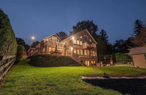 Pittsfield House | Lake Front Home in Heart of the Berkshires Near Jiminy Peak