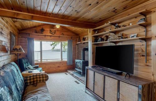 Greenville House | Lake front home with privately shared dock for the homes in this complex