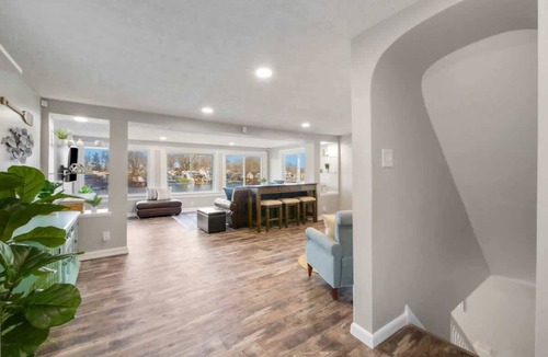 Portage Lakes House | Lake Front - Kayaks - Huge Game Room - Sleeps 8