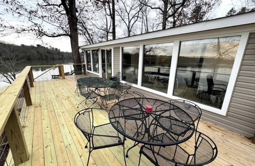 Houston House | Lake home, beautiful view and hot tub