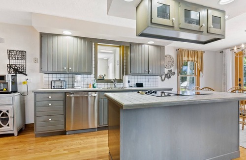 Sturbridge House | Lake House in Sturbridge w/All the Views!