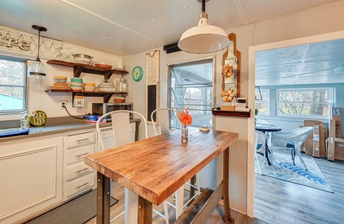 Penrod Cabin | Lake Malone Cabin Getaway! Dock, Fire Pit, Grill