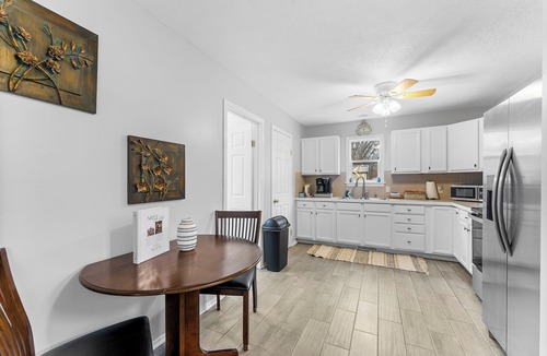 Craig Beach House | Lake Milton Home; 3BR, WiFi, Near Beach, State Park, Golf, Winery, & Restaurants