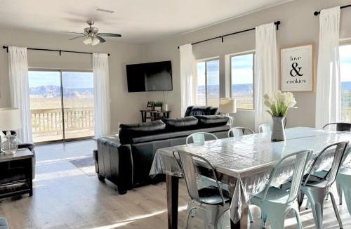 Greenehaven House | Lake Powell Views and Prime Location