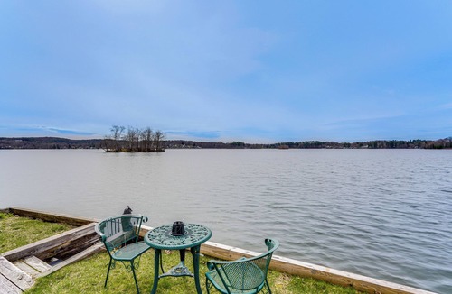 Pittsfield Cottage | Lake Views & Dock Access - Pittsfield Cottage!