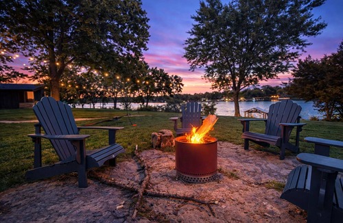 Alma Cabin | Lake Wabaunsee Lakefront Retreat. Dock, Pavilion Bar & 180 degree Lake Views