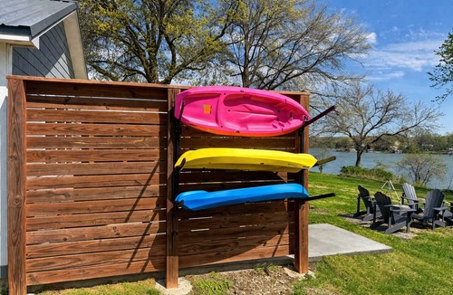 Alma Cabin | Lake Wabaunsee Lakefront Retreat. Dock, Pavilion Bar & 180 degree Lake Views