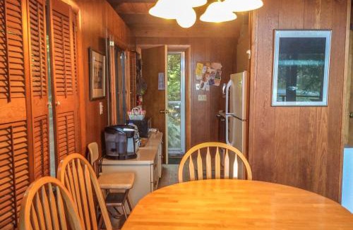 Meredith House | Lake Waukewan Chalet