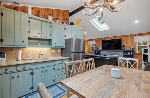 Moultonborough House | Lake Winnipesaukee Water Access Cottage Association Beach Screened Porch
