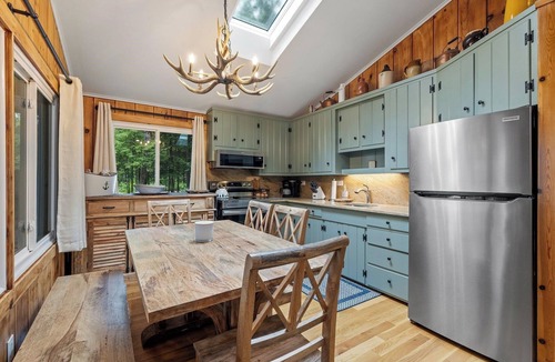 Moultonborough House | Lake Winnipesaukee Water Access Cottage Association Beach Screened Porch