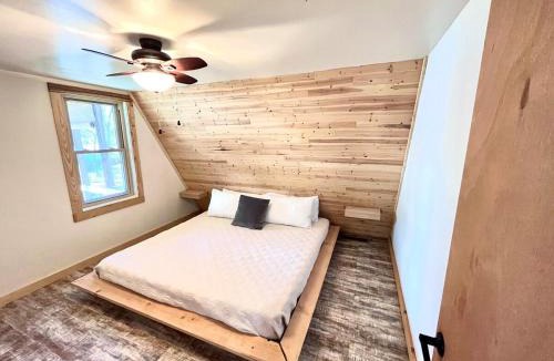 Hoyt Ski Chalet | LakeFire Cabin