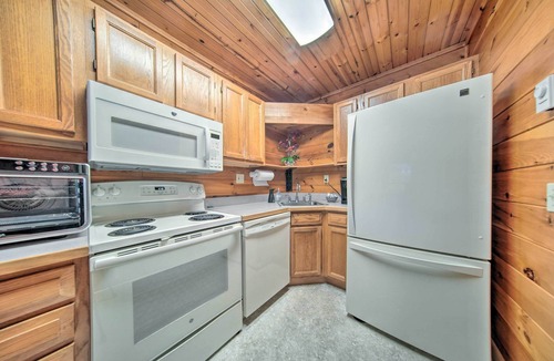 Newbury Cottage | Lakefront Burton Home w/Deck, Grill + Views!