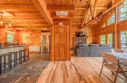 Old Town Cabin | Lakefront Cabin, Hot Tub, Stunning Views