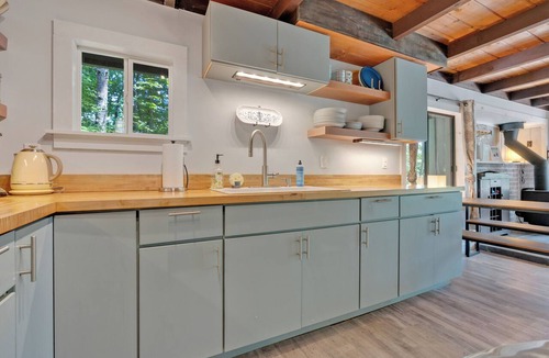 Lake Arrowhead House | Lakefront cottage | Indoor Pools | Kayaks
