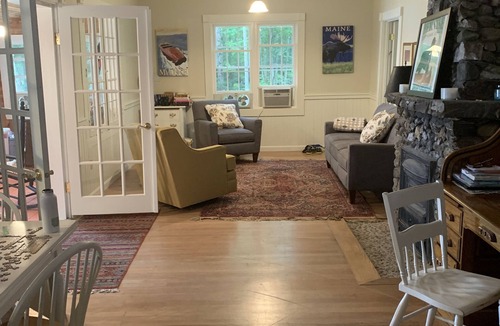 Kennebec Cottage | Lakefront Cottage on beautiful Lake Maranacook in Winthrop, ME.