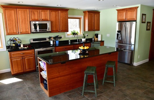Casco House | Lakefront Cottage with Private Beach