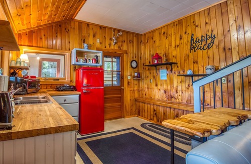 West Newfield Cottage | Lakefront Cottage with Private Dock and Kayaks. Dog-Friendly
