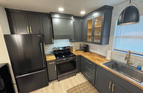 Lowell House | Lakefront Escape at Fords Rock Lookout - Fire Pits, Deck, Screened Porch