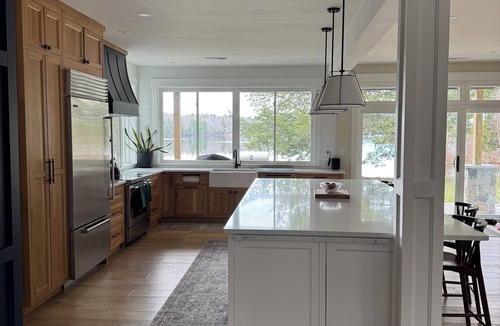 Middleton House | Lakefront Estate with Private Beach & Boat Launch