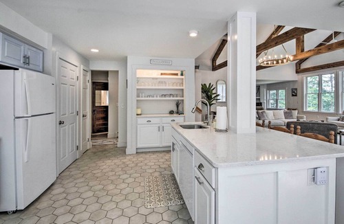 Greenwood Cottage | Lakefront Family Retreat: Skiing & Mountain Biking