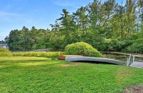 Lenox Dale House | Lakefront, Kayaks Included, Come Unwind In Lenox!