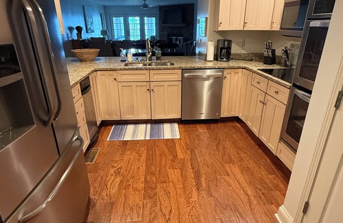 Benton Condo | Lakefront Kentucky Lake Condo Pool Boat Parking Sleeps 8 Big Bear Resort