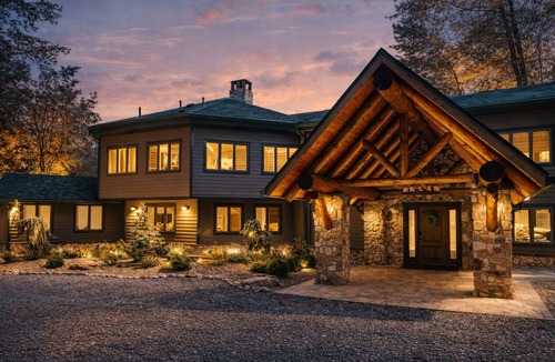 Newfoundland House | Lakefront Luxury Estate on 450-acre Maple Farm