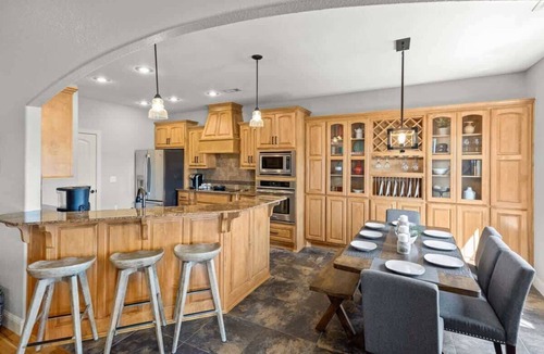 Bella Vista House | Lakefront Oasis: Hot Tub, Kayaks, & Game Room