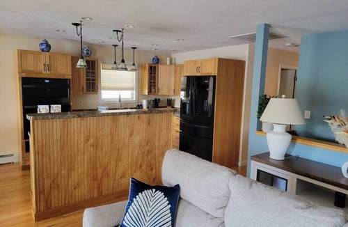 Charlton House | Lakefront : private dock, kayak, fire pit, boat rental & tubing option for kids