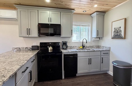 Eagle Lake Cabin | Lakefront Retreat Cabin 2: Sleeps 10 Pet-Friendly BBQ Kayaks Firepit