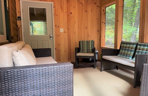 Bridgton Cabin | Lakes & Mountain Experience! 4 Seasons Getaway - 3 Bed 1.5 Bath Cozy Cabin