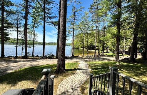 Franklin Cabin | Lakeside Bungalow with Sandy Beach!