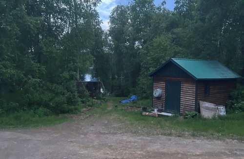 Talkeetna Cabin | Lakeside cabin with WiFi in Talkeetna. Canoe launch, float, banya.
