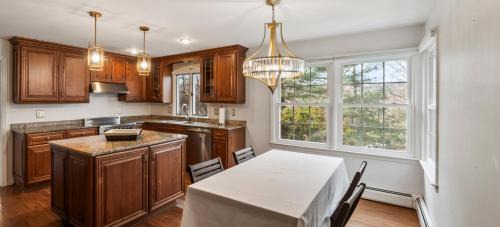 Brookfield House | Lakeside Home