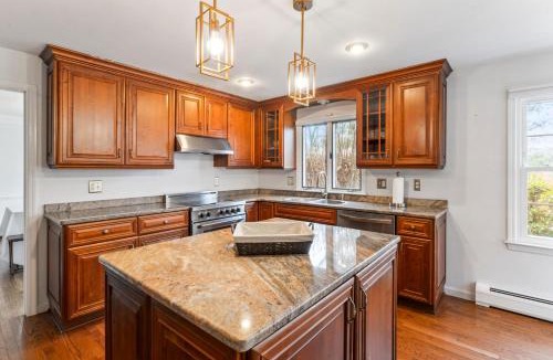 Brookfield House | Lakeside Home