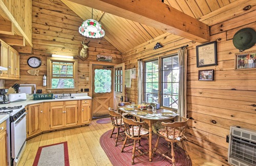 Guilford Cabin | Lakeside Livin’: Cozy Cabin Steps to Sebec Lake!