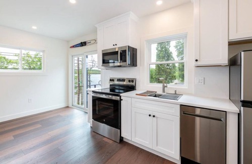 Laconia House | Lakeside Mega Retreat – Sleeps 35+ 10 Beds 9 Baths 3 Boat Slips - Laconia