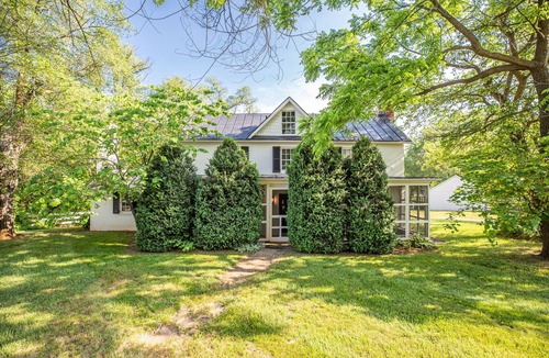 Bluemont House | Lamontagne Farmhouse a Rural Pristine Setting