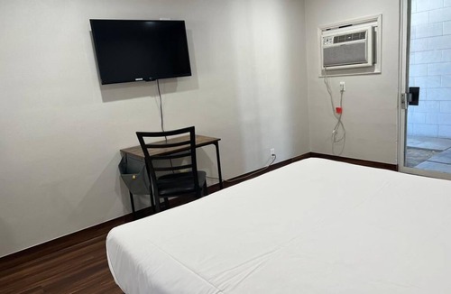 Alhambra Hotel | Lanai Motel