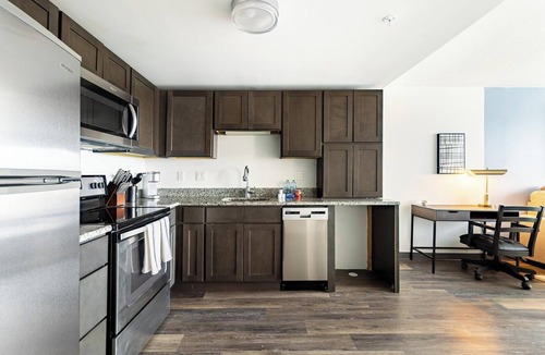 Downtown Hartford Apartment | Landing | Amazing 1BD, Yoga Studio, Game Room